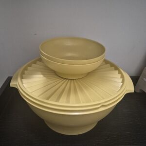 Vintage Yellow Tupperware Bowl Set